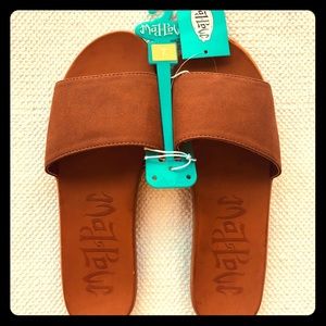 Mad Love Tea cognac women’s slides